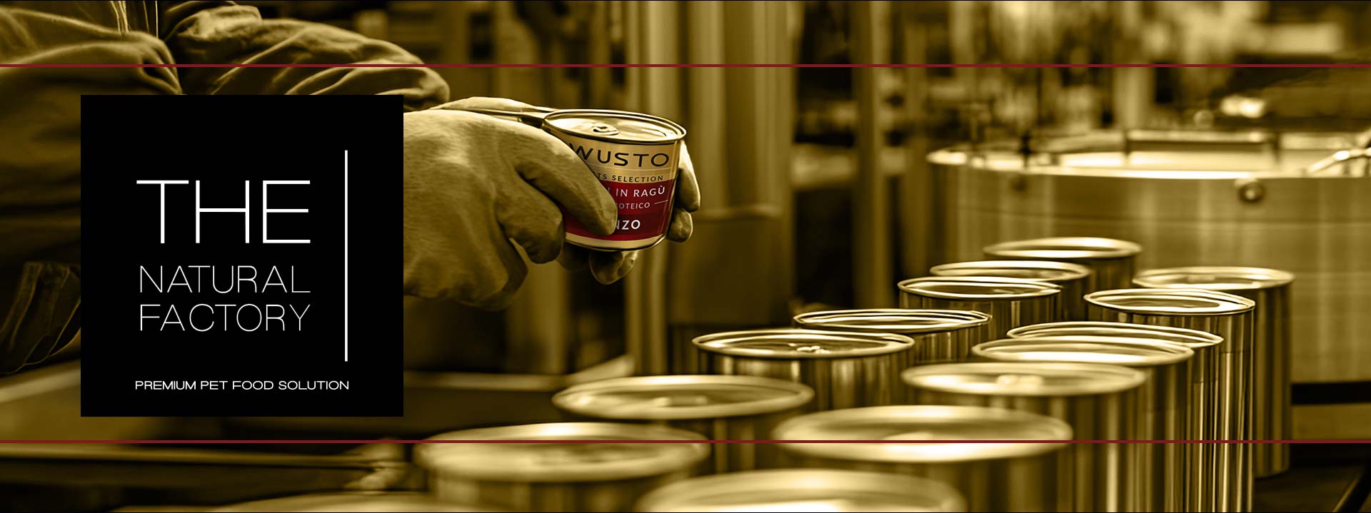 The Natural Factory Premium Pet Food Solution logo e sfondo con area produzione